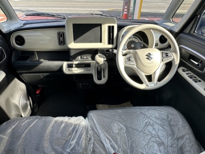 ワゴンRスマイル(スズキ)届出済未使用車 後席から見た前席