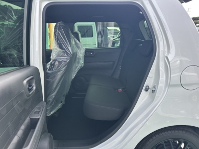 N-ONE(ホンダ)届出済未使用車 後席内装