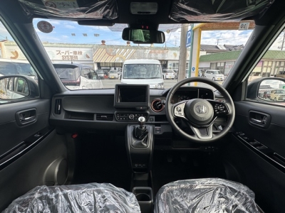 N-ONE(ホンダ)届出済未使用車 後席から見た前席