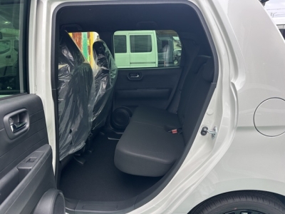 N-ONE(ホンダ)届出済未使用車 後席内装