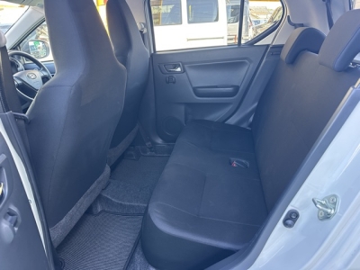 ミライース(ダイハツ)中古車 後席内装