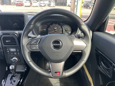 コペン(ダイハツ)届出済未使用車 後席から見た前席