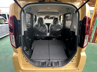 新型スペーシア(スズキ)届出済未使用車 内外装写真他１