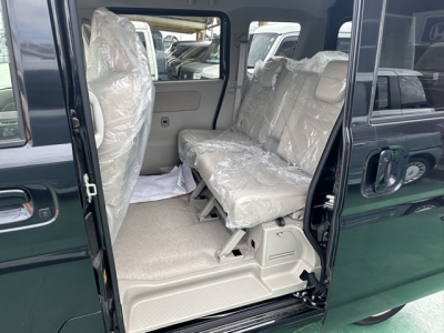 スクラムワゴン(マツダ)届出済未使用車 後席から見た前席