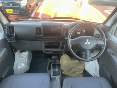 ミニキャブミーブ(三菱)中古車 後席内装