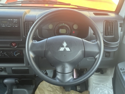 ミニキャブミーブ(三菱)中古車 後席から見た前席