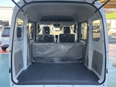 ミニキャブバン(三菱)届出済未使用車 内外装写真他２