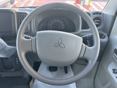 ミニキャブバン(三菱)届出済未使用車 内外装写真