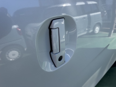 キャラバン(ニッサン)登録済未使用車 後席内装