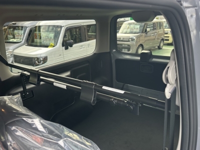 キャラバン(ニッサン)登録済未使用車 後席から見た前席