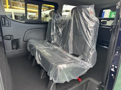 キャラバン(ニッサン)登録済未使用車 後席内装