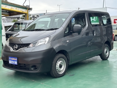 NV200バネットバン(ニッサン)登録済未使用車 前方