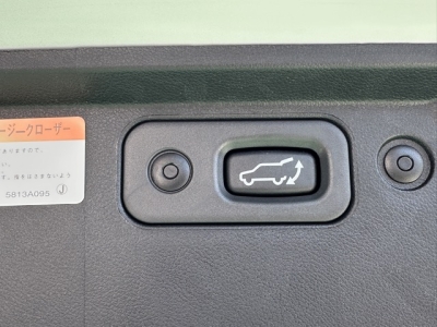 デリカD:5 4WD(三菱)レンタ登録済未使用車 内外装写真他２