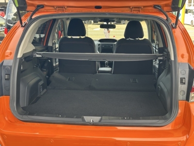 XV(スバル)登録済未使用車 内外装写真他