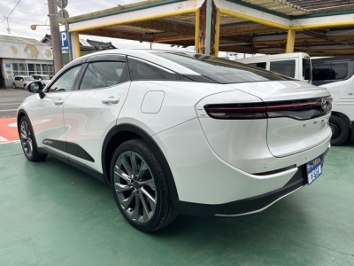 クラウンクロスオーバー(トヨタ)中古車 後方