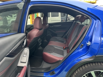 WRX S4(スバル)中古車 後席内装