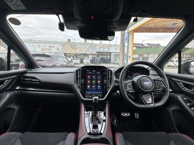 WRX S4(スバル)中古車 後席から見た前席