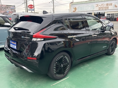 リーフ(ニッサン)中古車 内外装写真他2