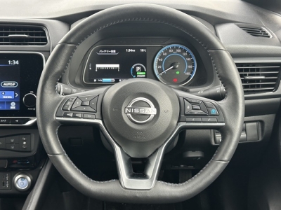 リーフ(ニッサン)中古車 内外装写真