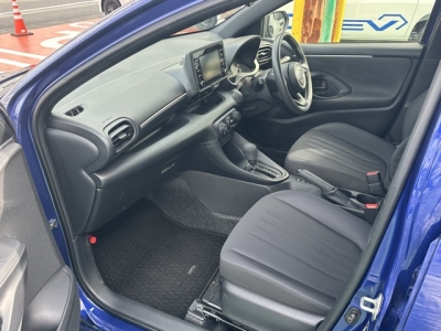 ヤリス(トヨタ)中古車 前席内装