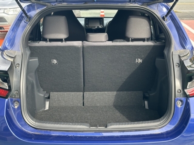 ヤリス(トヨタ)中古車 内外装写真他