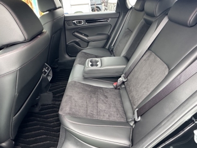 シビック(ホンダ)中古車 後席から見た前席