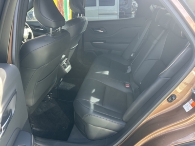 クラウンクロスオーバー(トヨタ)中古車 後席内装