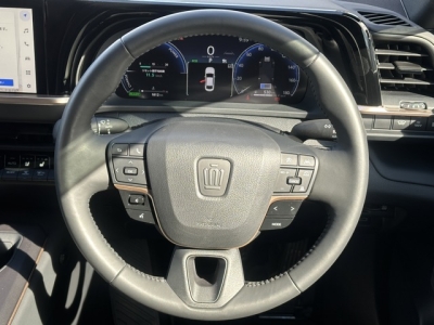 クラウンクロスオーバー(トヨタ)中古車 内外装写真