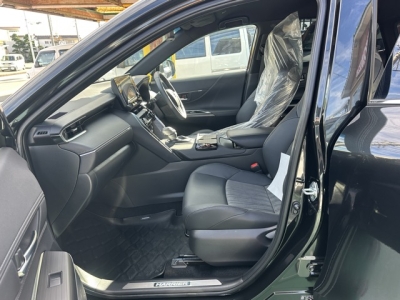 ハリアーハイブリッド(トヨタ)中古車 後席内装