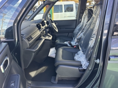 ステップワゴン(ホンダ)登録済未使用車 前席内装