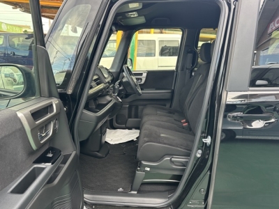 N-BOXカスタム(ホンダ)レンタＵＰ 前席内装