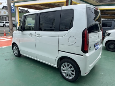 新型N-BOX(ホンダ)届出済未使用車 後方