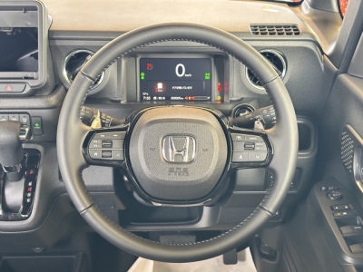 新型N-BOX(ホンダ)届出済未使用車 内外装写真他