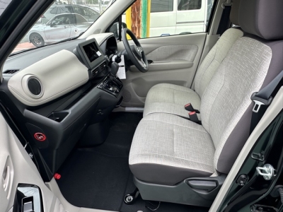 デイズ(ニッサン)届出済未使用車 前席内装