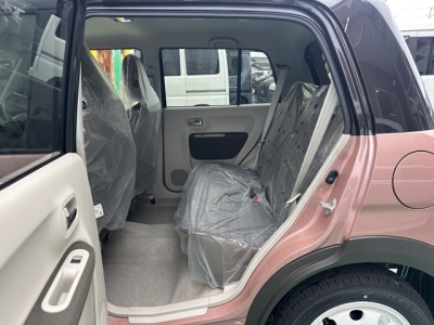 ラパンLC(スズキ)届出済未使用車 後席内装