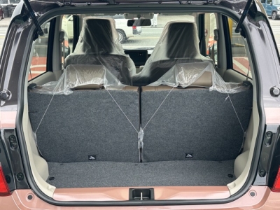 ラパンLC(スズキ)届出済未使用車 内外装写真他１