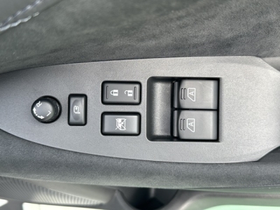 フェアレディZ(ニッサン)登録済未使用車 内外装写真他２