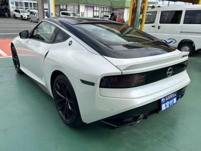 フェアレディZ(ニッサン)登録済未使用車 後方