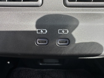 クラウンクロスオーバー(トヨタ)登録済未使用車 内外装写真他