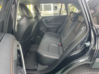 ＲＡＶ４(トヨタ)中古車 後席内装