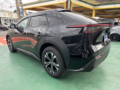 bZ4X(トヨタ)中古車 後方