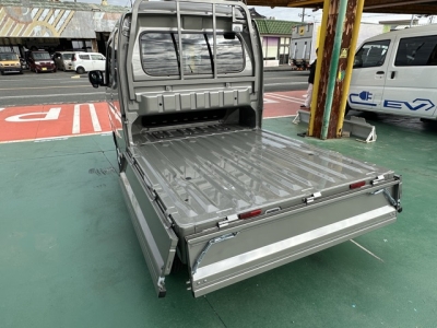 キャリートラック(スズキ)届出済未使用車 内外装写真他２