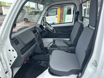 キャリイトラックのOEM(スズキ)中古車 前席内装