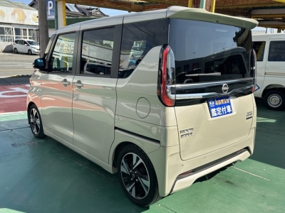 新型ルークス(ニッサン)中古車 後方