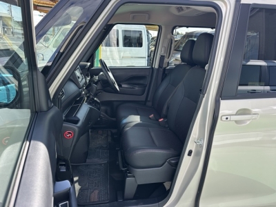 新型ルークス(ニッサン)中古車 前席内装