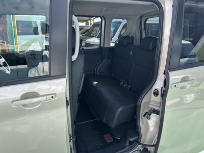 新型ルークス(ニッサン)中古車 後席内装