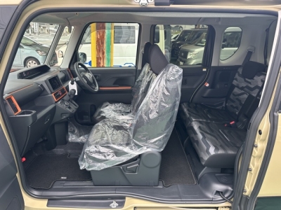 タントファンクロス(ダイハツ)届出済未使用車 後席内装
