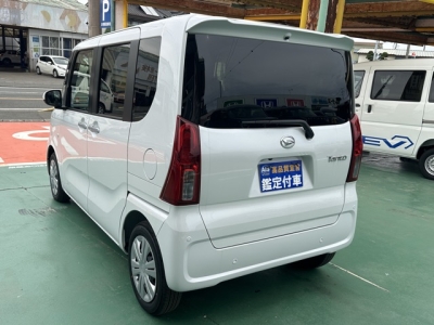 タント(ダイハツ)届出済未使用車 後方