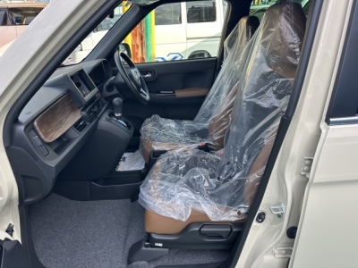 N-ONE(ホンダ)届出済未使用車 前席内装