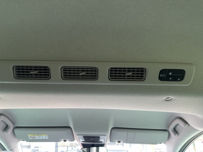 新型フリード(ホンダ)新車見本展示無 内外装写真他２